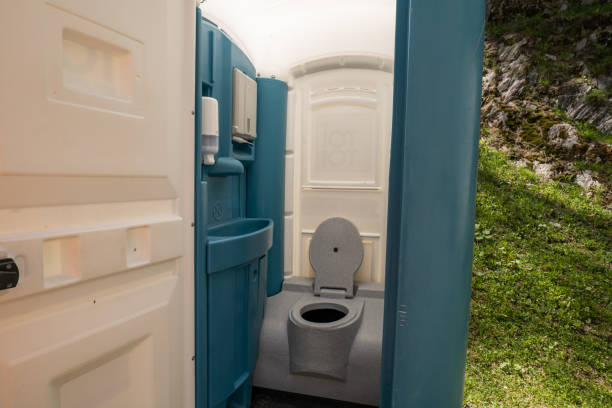 Best Porta potty delivery and setup  in St Joseph, MO